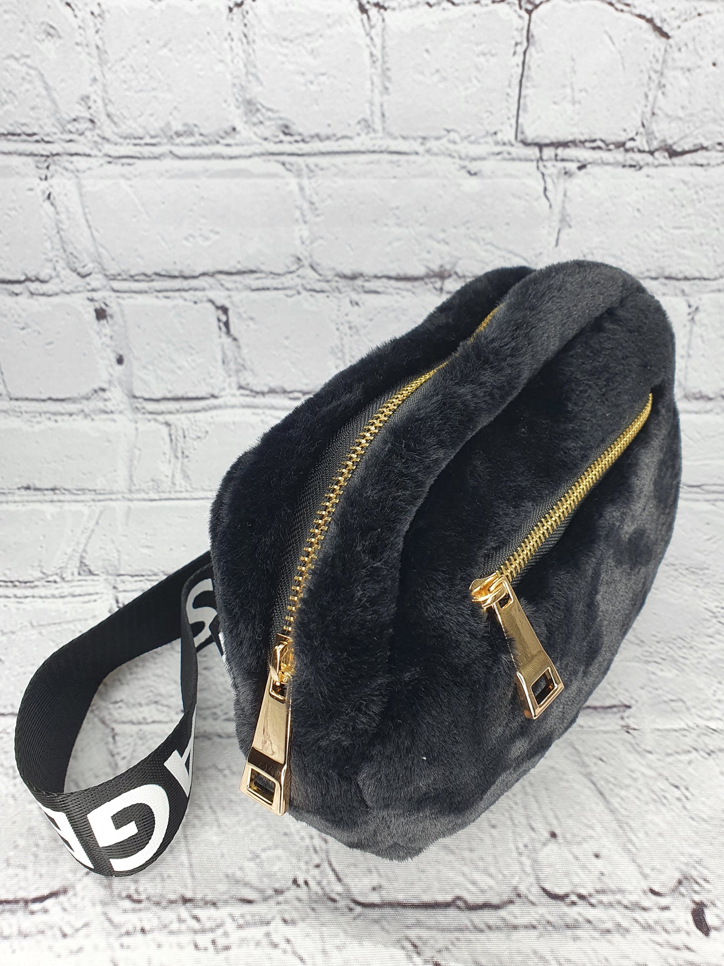 Bauchtasche aus Kunstpelz "Cutie"