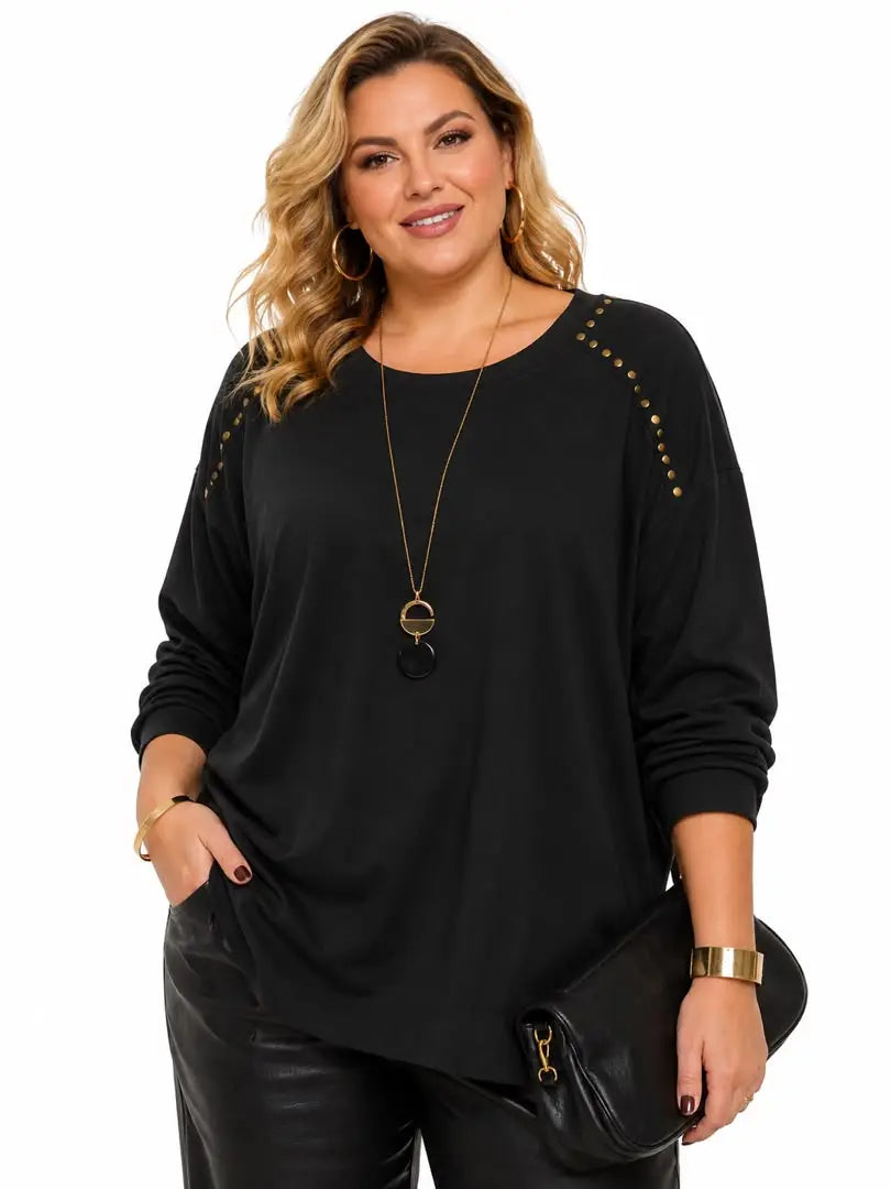 Plus Size Top Schwarz mit goldfarbenen Metallnieten auf den Schultern – Detailansicht