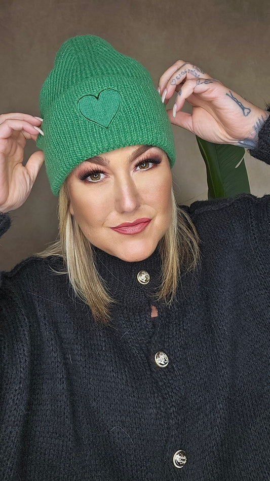Rippstrick Beanie mit Herz-Patch 💚