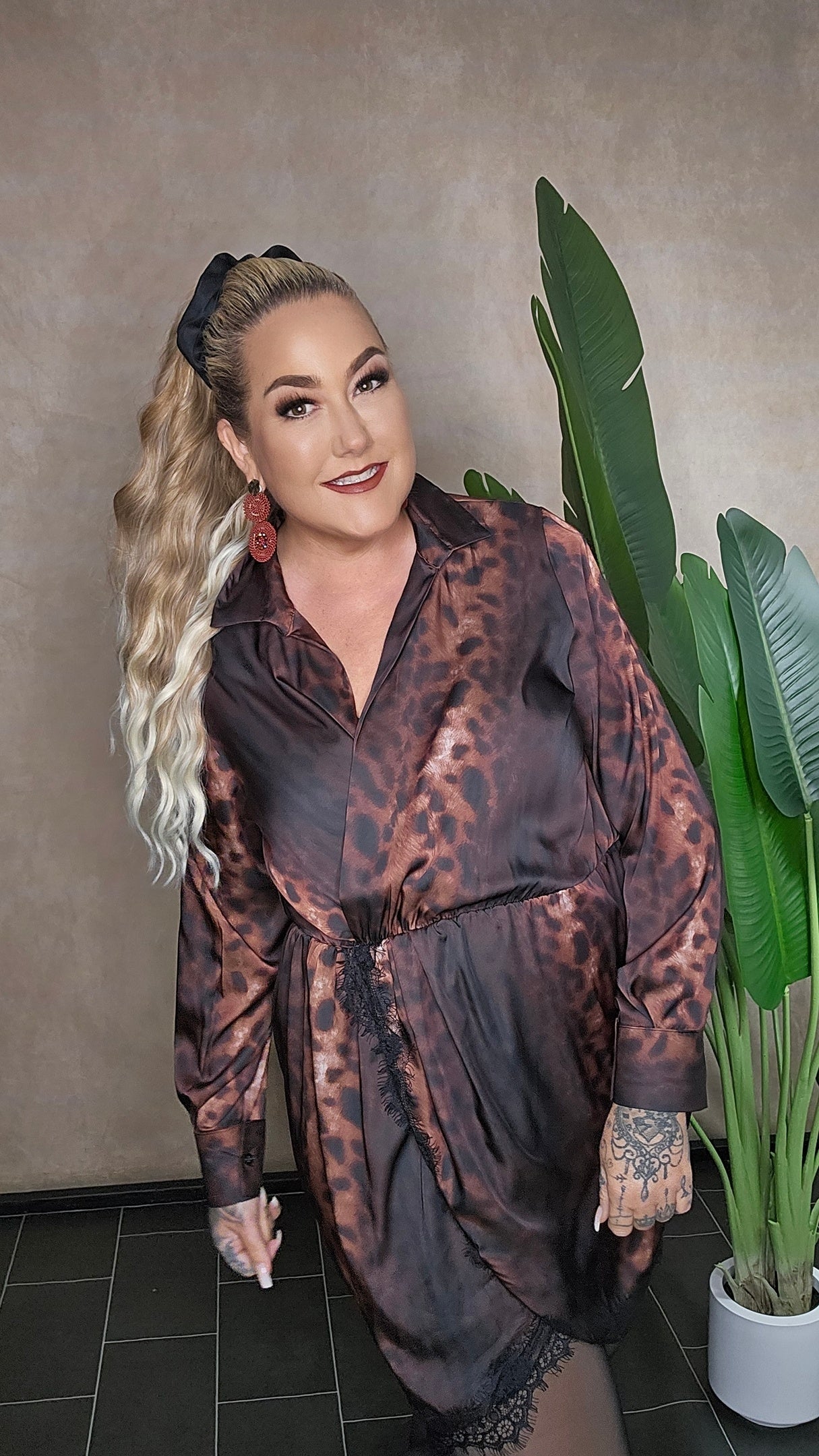 "Wild Heart" Wickelkleid – Leo-Print mit Spitze