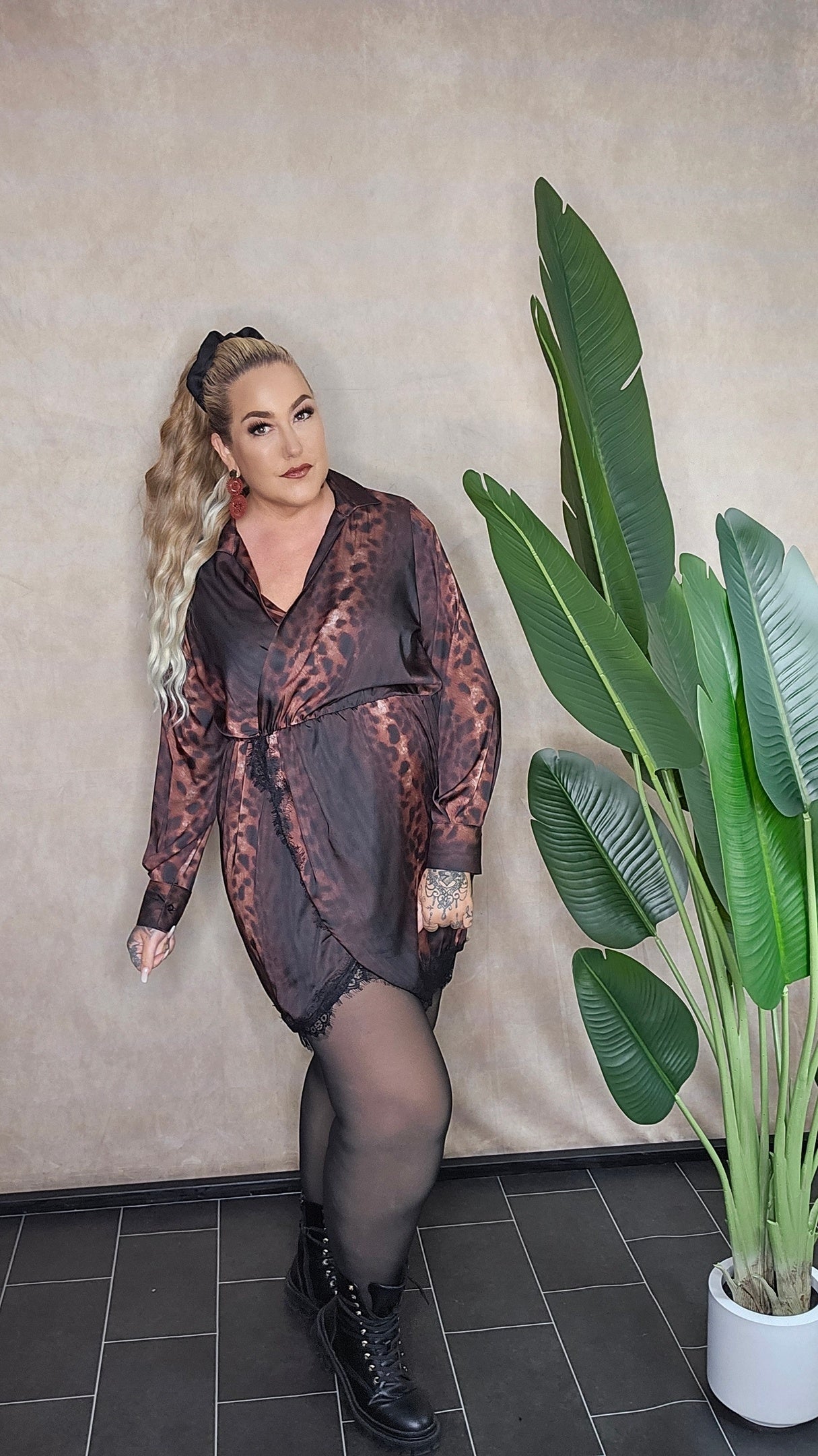 "Wild Heart" Wickelkleid – Leo-Print mit Spitze