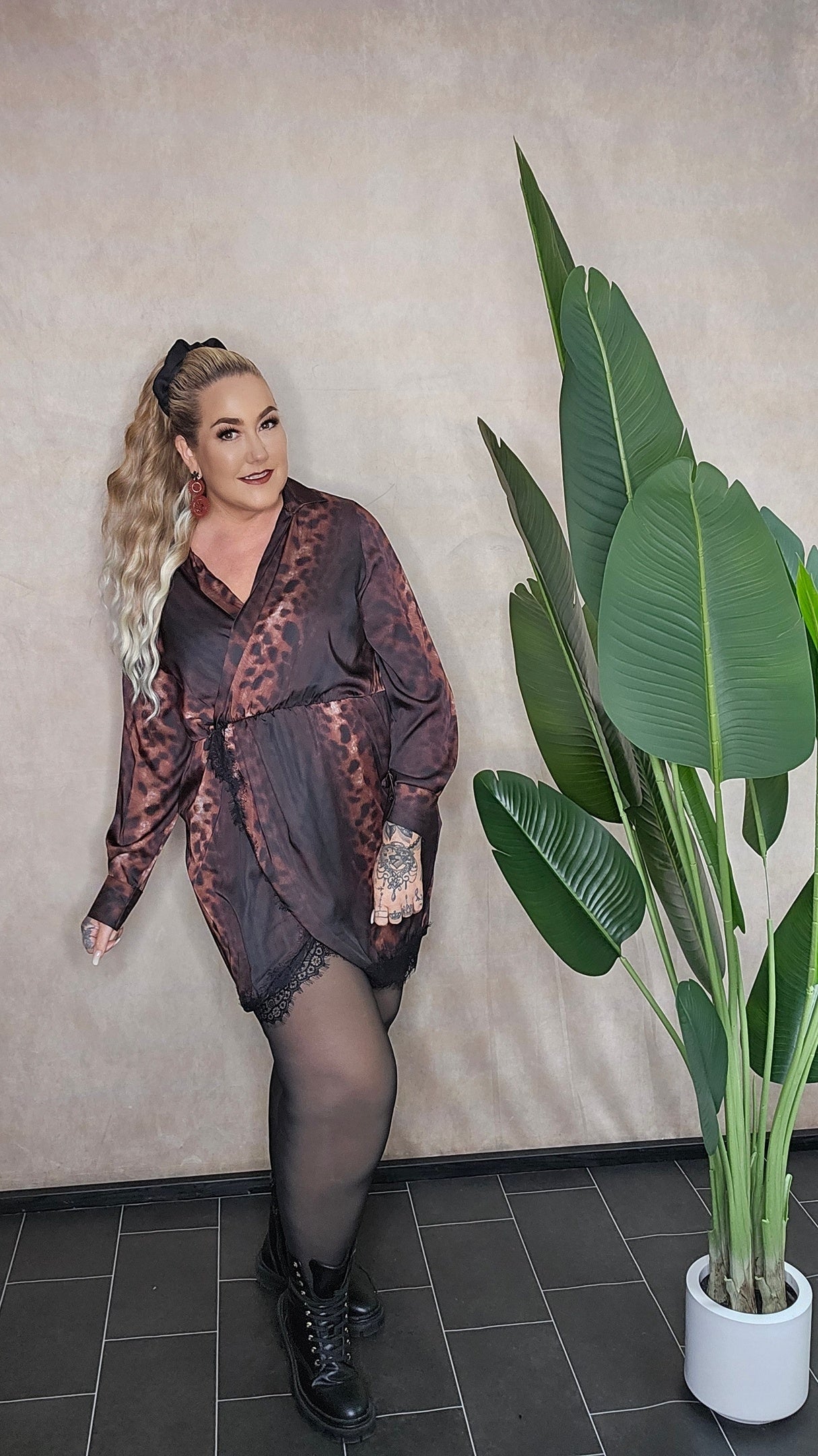 "Wild Heart" Wickelkleid – Leo-Print mit Spitze