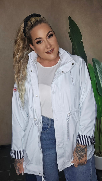 Elegante Weiße Regenjacke – Stylisch und 100% Wetterfest