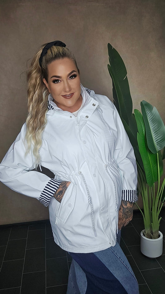 Elegante Weiße Regenjacke – Stylisch und 100% Wetterfest