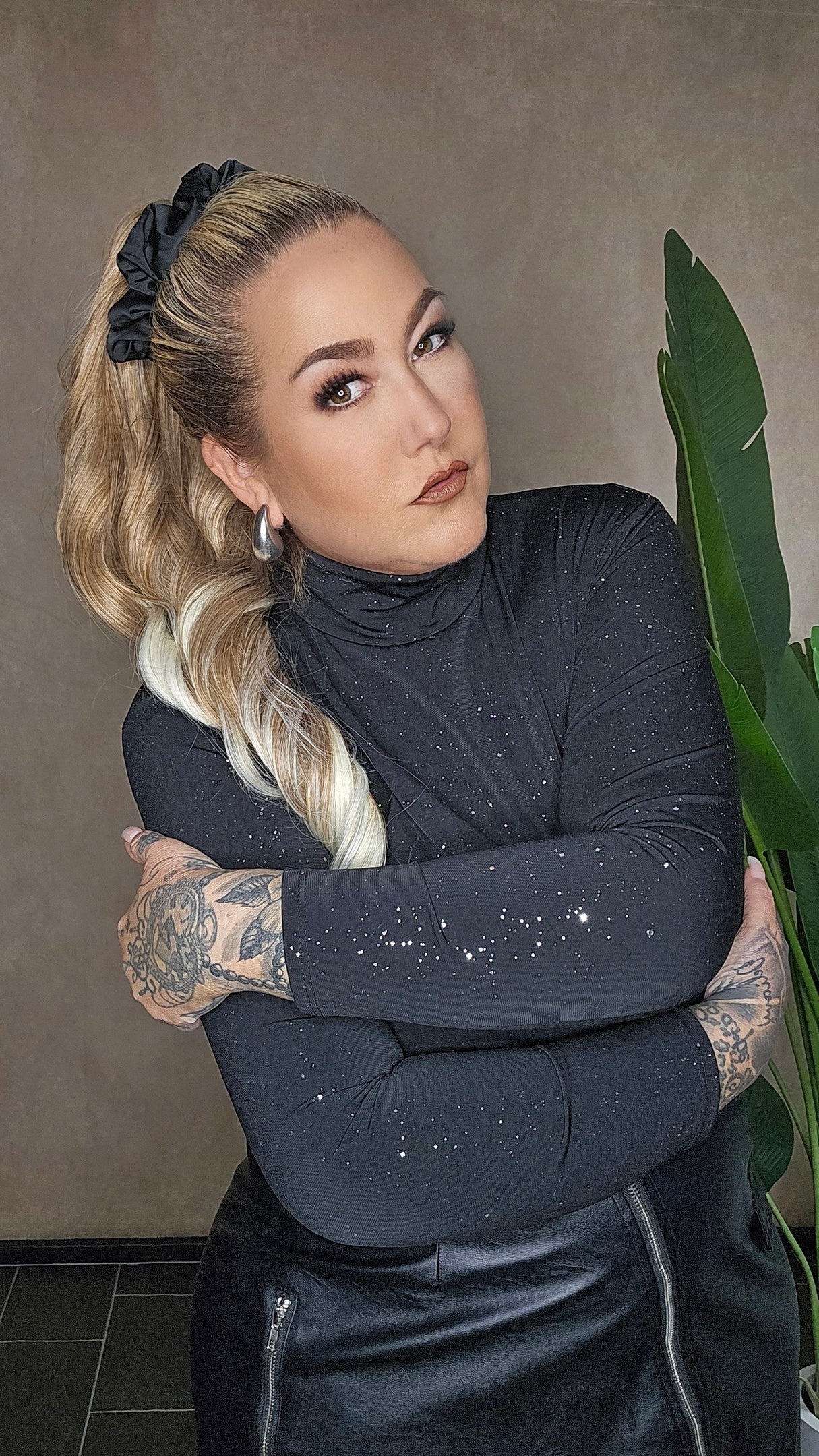 Glitzer-Rollkragenpullover Plus Size - Eleganter Langarm-Pullover in Schwarz