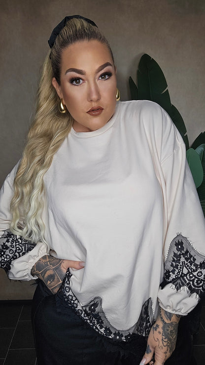 Oversize Sweatshirt mit Spitze