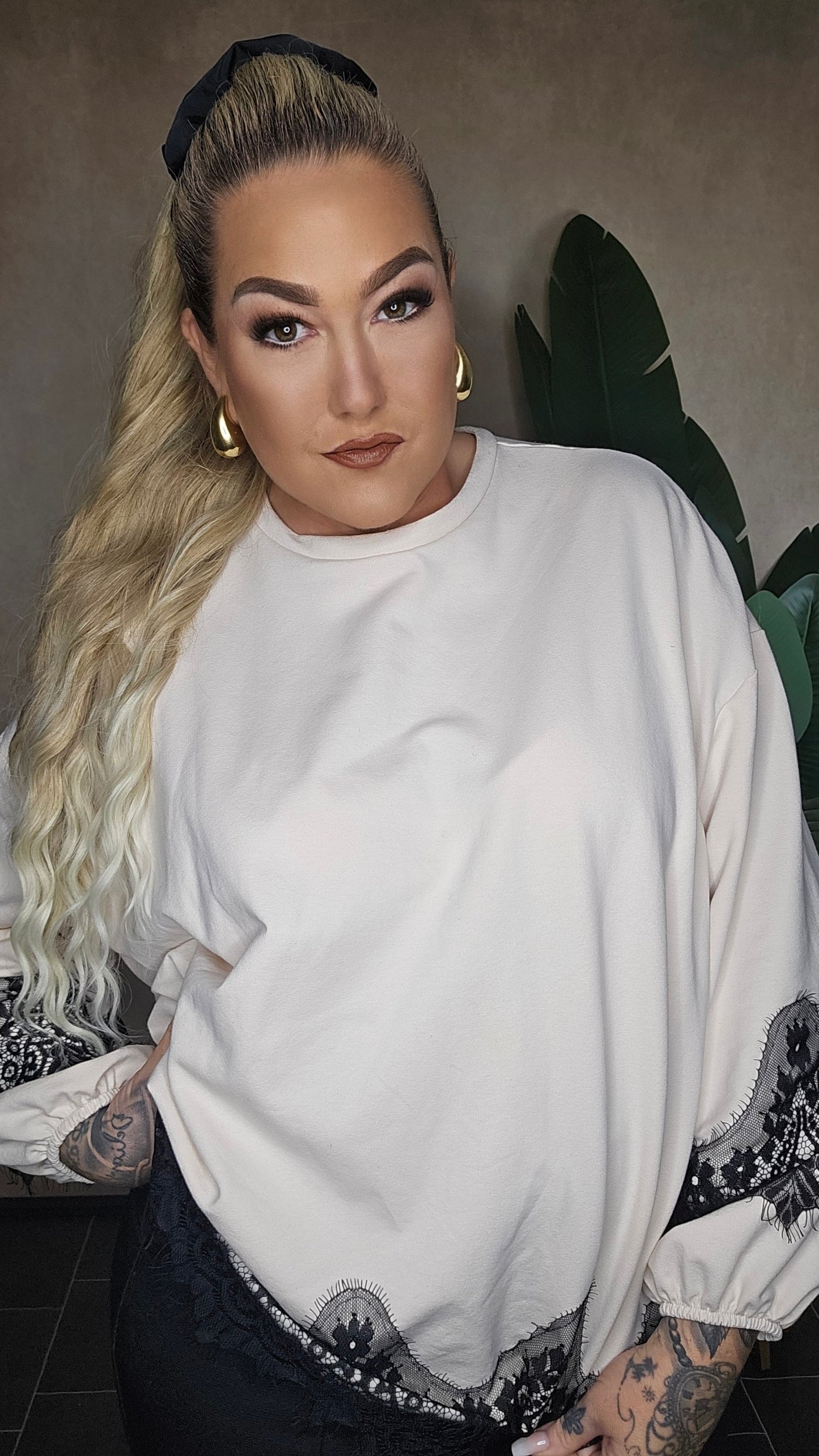 Oversize Sweatshirt mit Spitze