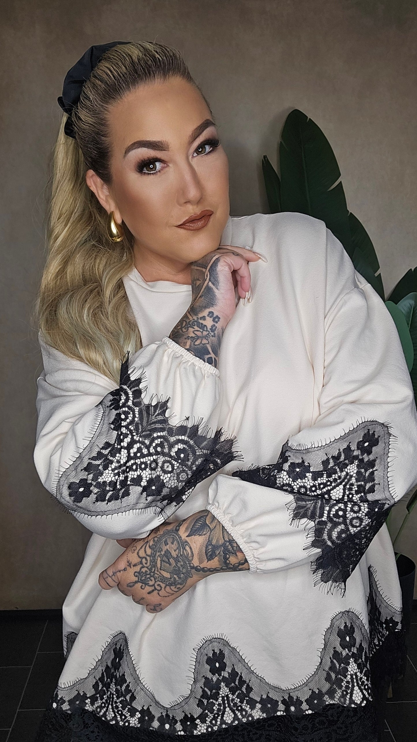 Oversize Sweatshirt mit Spitze