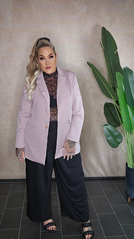 Blazer Lavender Light Long Blazer mit Spitzenbluse - Seitenansicht Plus Size 46-50