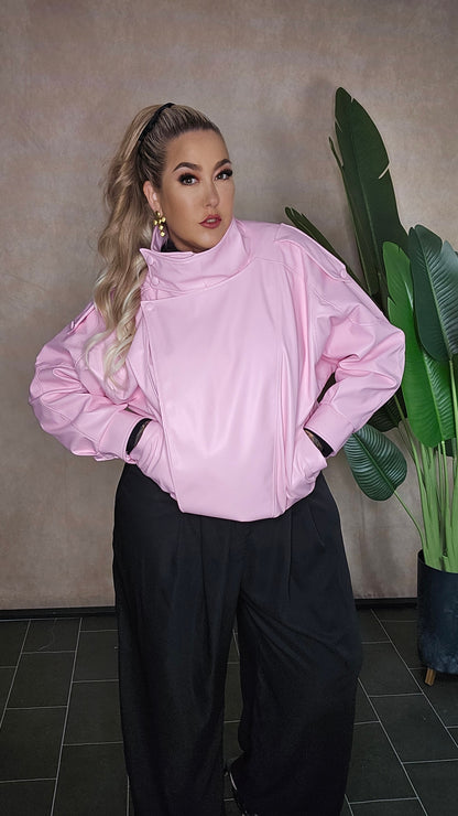 Lederjacke Blush Secret in Rosa mit Spitzenbluse - Detailansicht Plus Size One Size 48-52