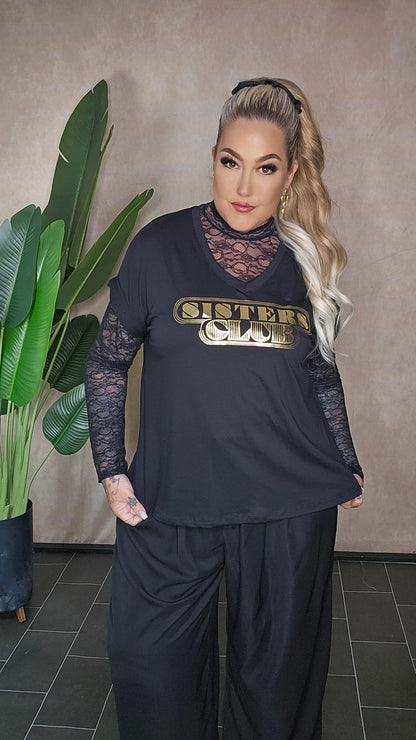 -Shirt Sister Club in Schwarz mit Gold-Schriftzug - Detailansicht One Size 46/48/50/52