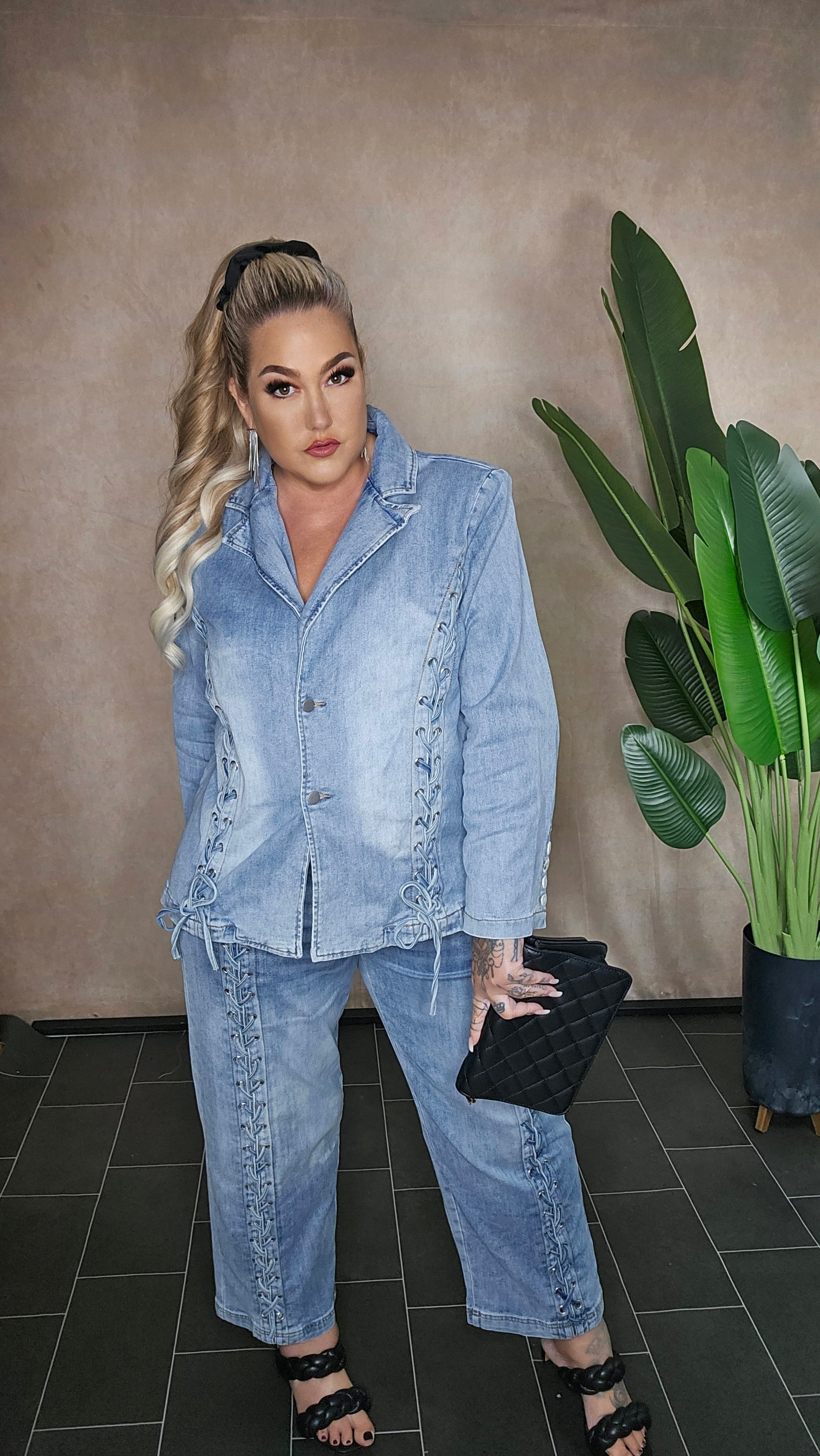 Jeans Jacke Lace it Blazer-Jacke - Detailansicht Knopfleiste und Schnürung