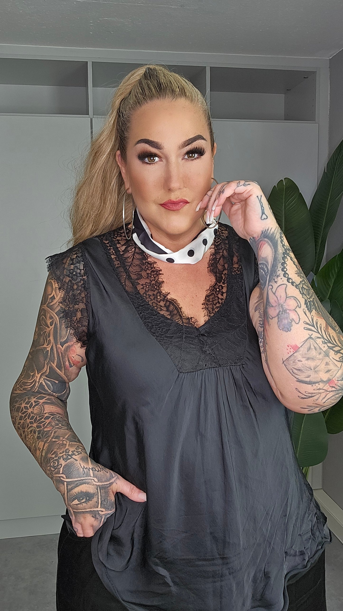 Satin Top LIV Schwarz