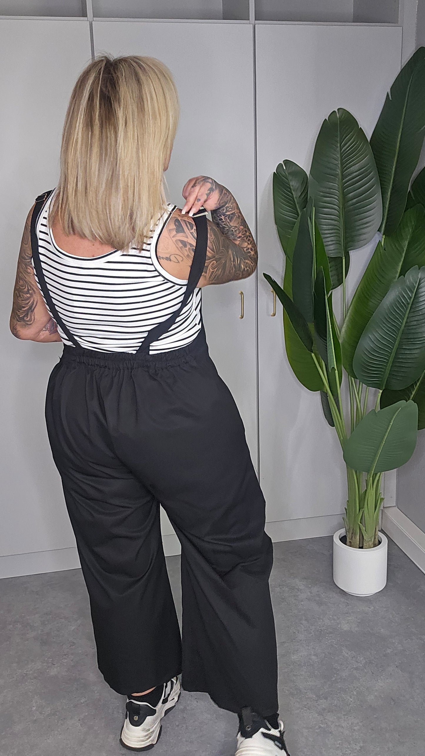 Latzhose Schwarz