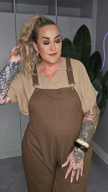 Latzhose Braun