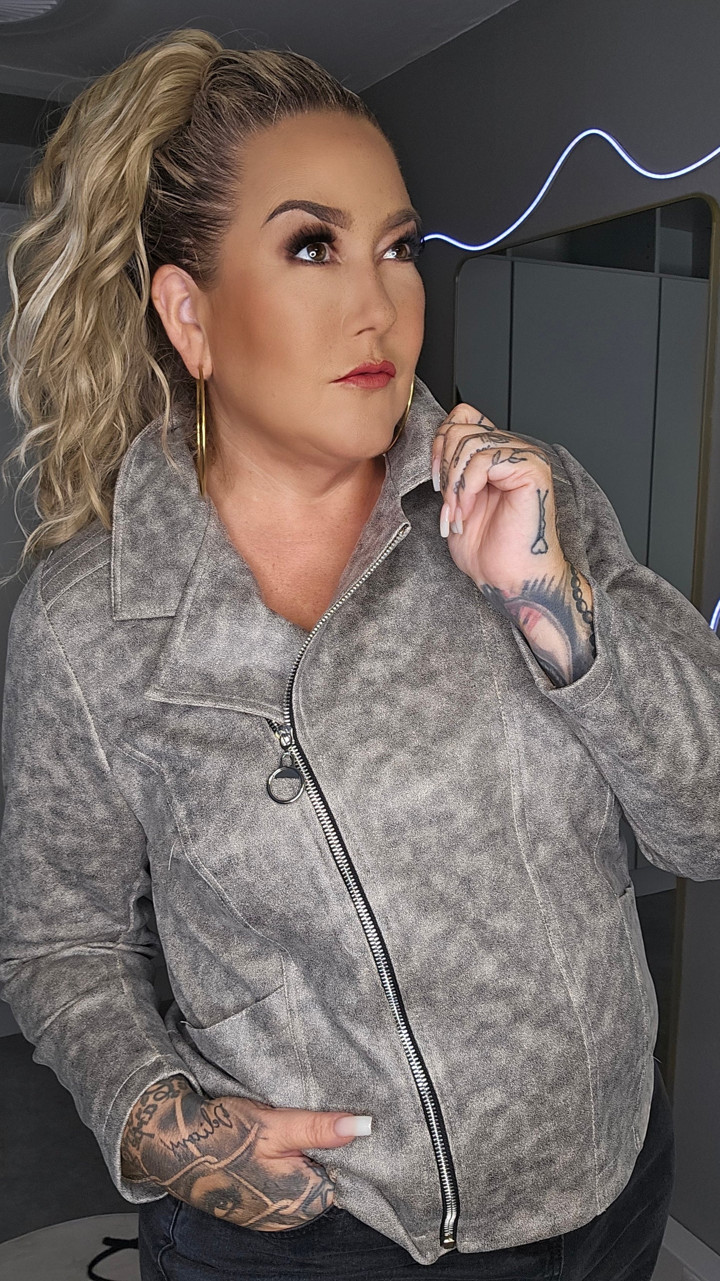 Bikerjacke grau meliert Plus Size – Seitenansicht ohne Kragen