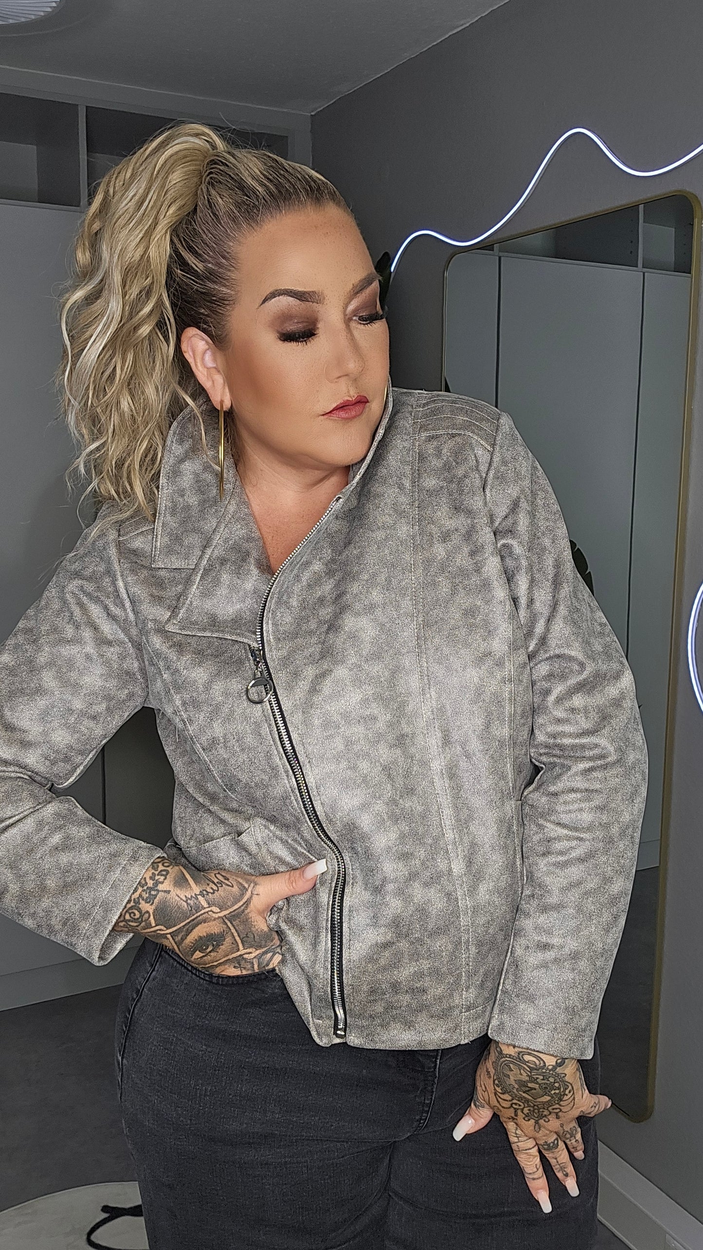 Bikerjacke grau meliert Plus Size – Frontansicht mit Kragen
