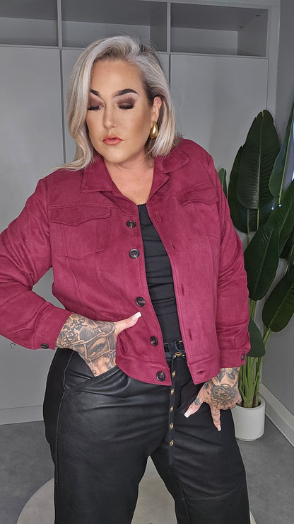 Jacke Veti Bordeaux in Bordeaux mit langen Ärmeln und Utility-Taschen, Vorderansicht