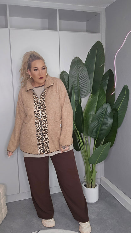 Teddyjacke Beige mit Leo-Details