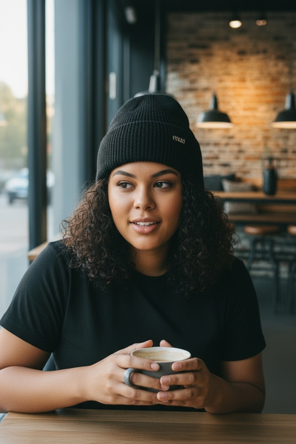 Schwarze Strickmütze "MW"