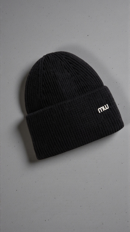 Schwarze Strickmütze "MW"