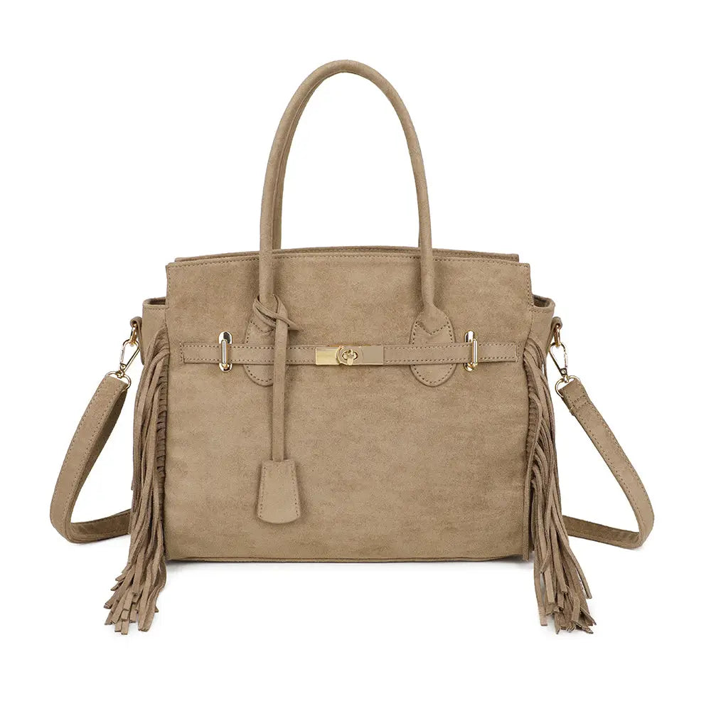 Handtasche mit Fransen in Beige, zwei Tragehenkeln, Schulterriemen und goldfarbenen Metalldetails – Vorderansicht